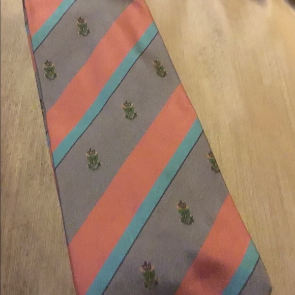 FIVE VINTAGE HIGH END TIES-GUCCI, FERRAGAMO,... - Picture 4 of 10